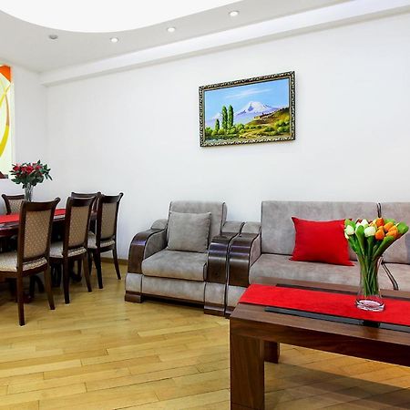 3 Bedroom Apartment Near Republic Square يريفان المظهر الخارجي الصورة