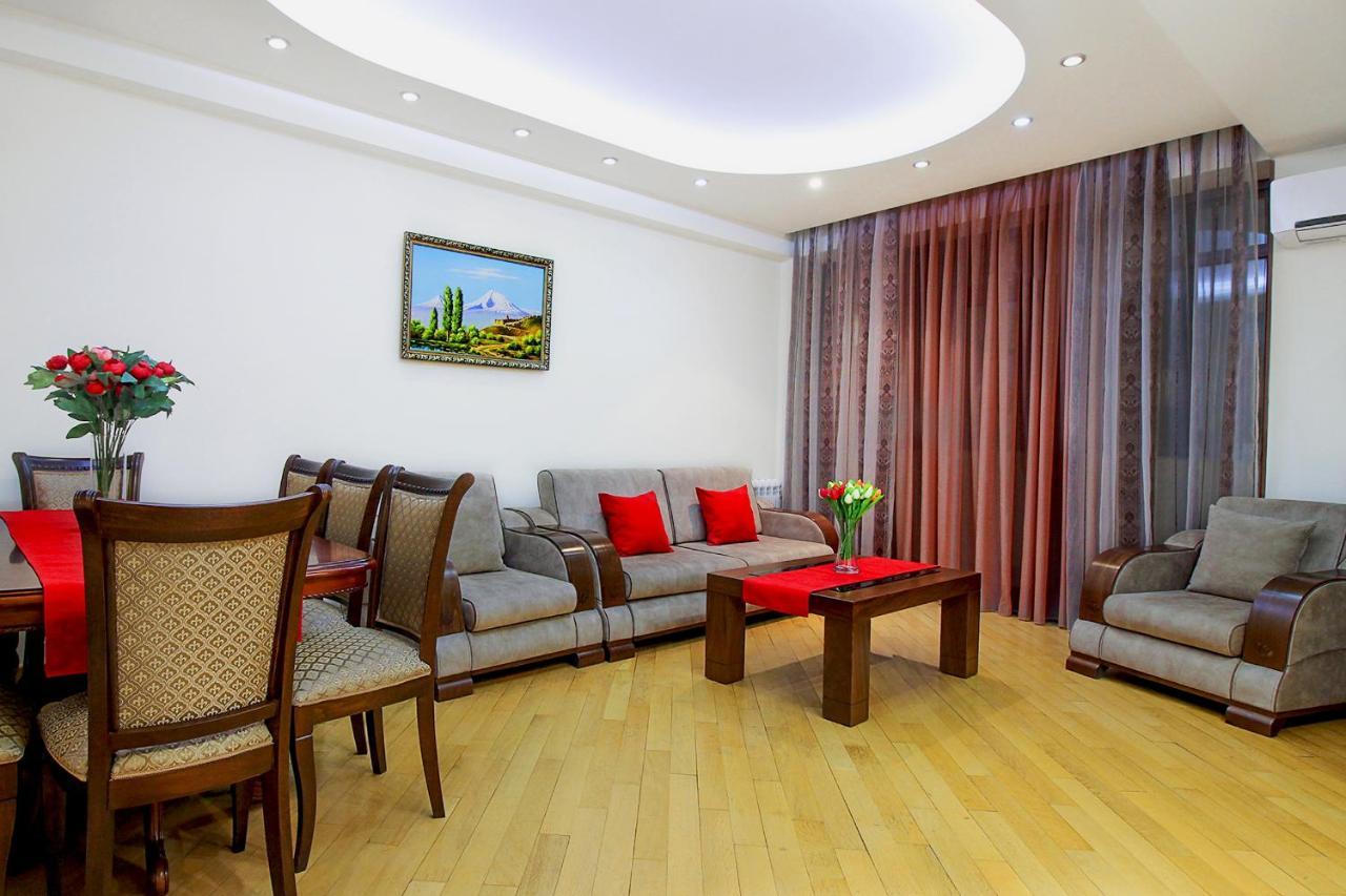 3 Bedroom Apartment Near Republic Square يريفان المظهر الخارجي الصورة